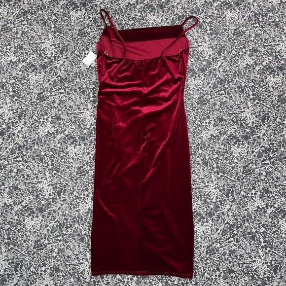 Misty Rose ruched velvet midi dress deep wine red - Picture 2 of 5